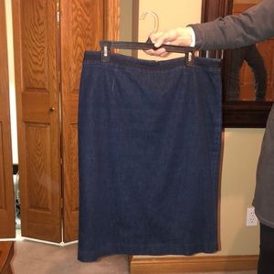 Boden 12L denim lined pencil skirt